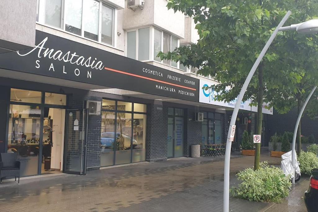 Studio Modern. Bukarest Kültér fotó