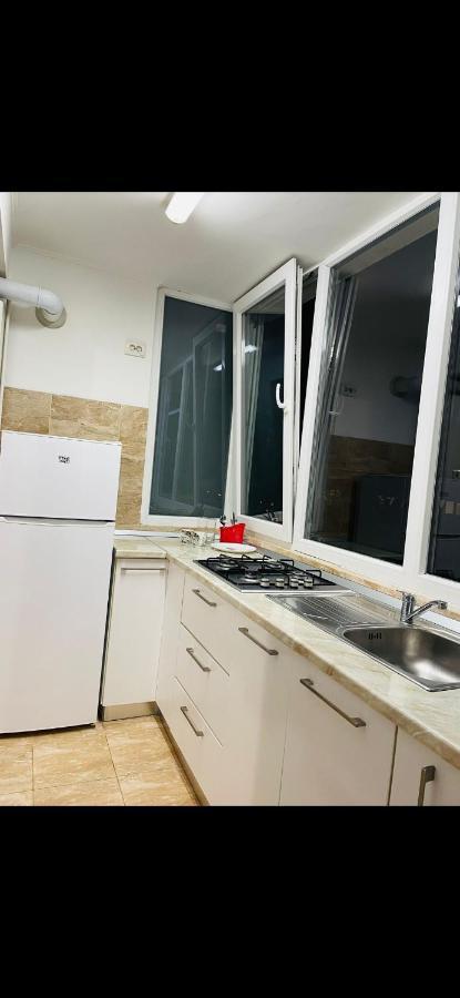 Studio Modern. Bukarest Kültér fotó